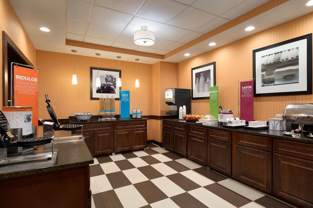 Hampton Inn & Suites Birmingham Airport Area Irondale Екстериор снимка