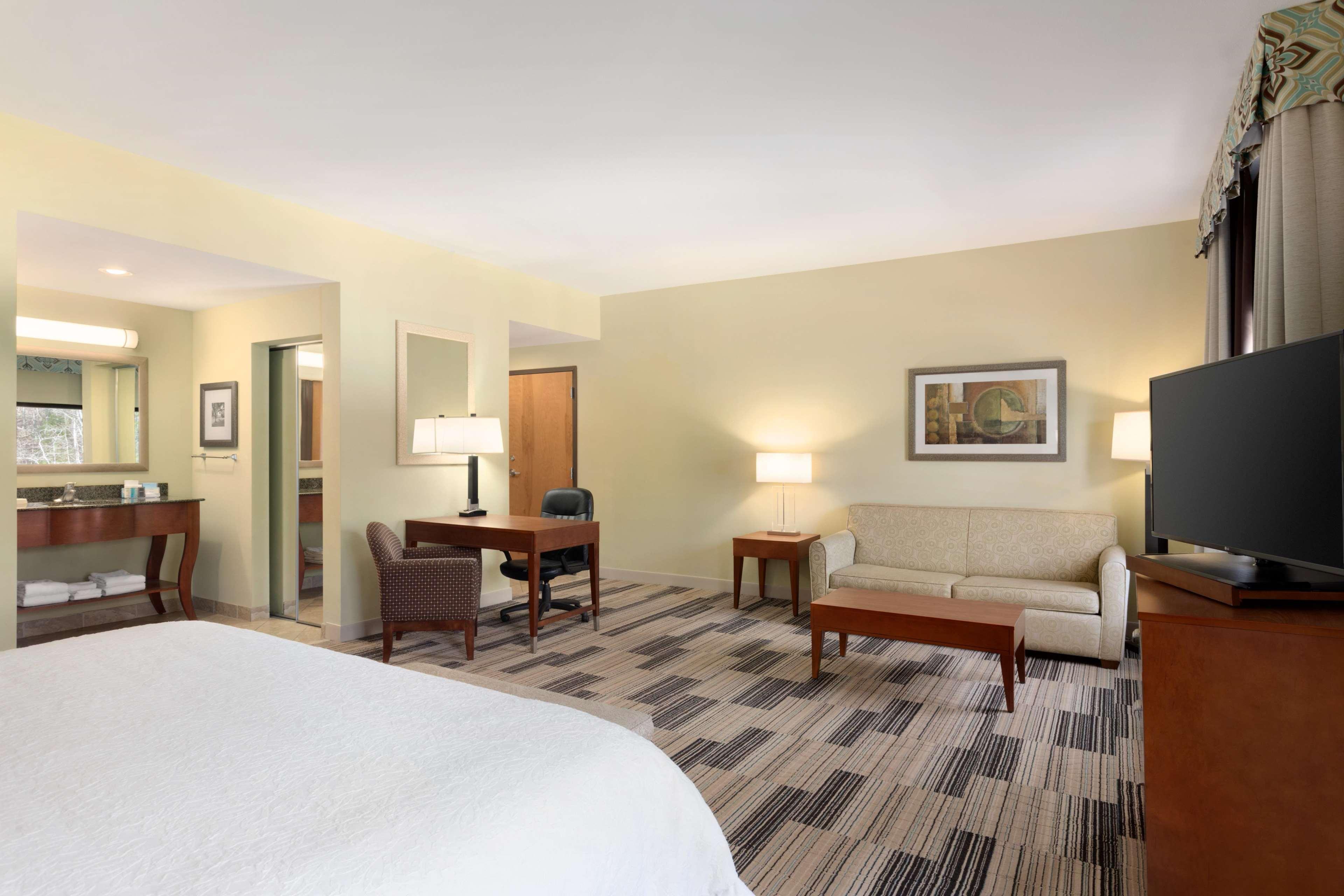 Hampton Inn & Suites Birmingham Airport Area Irondale Екстериор снимка