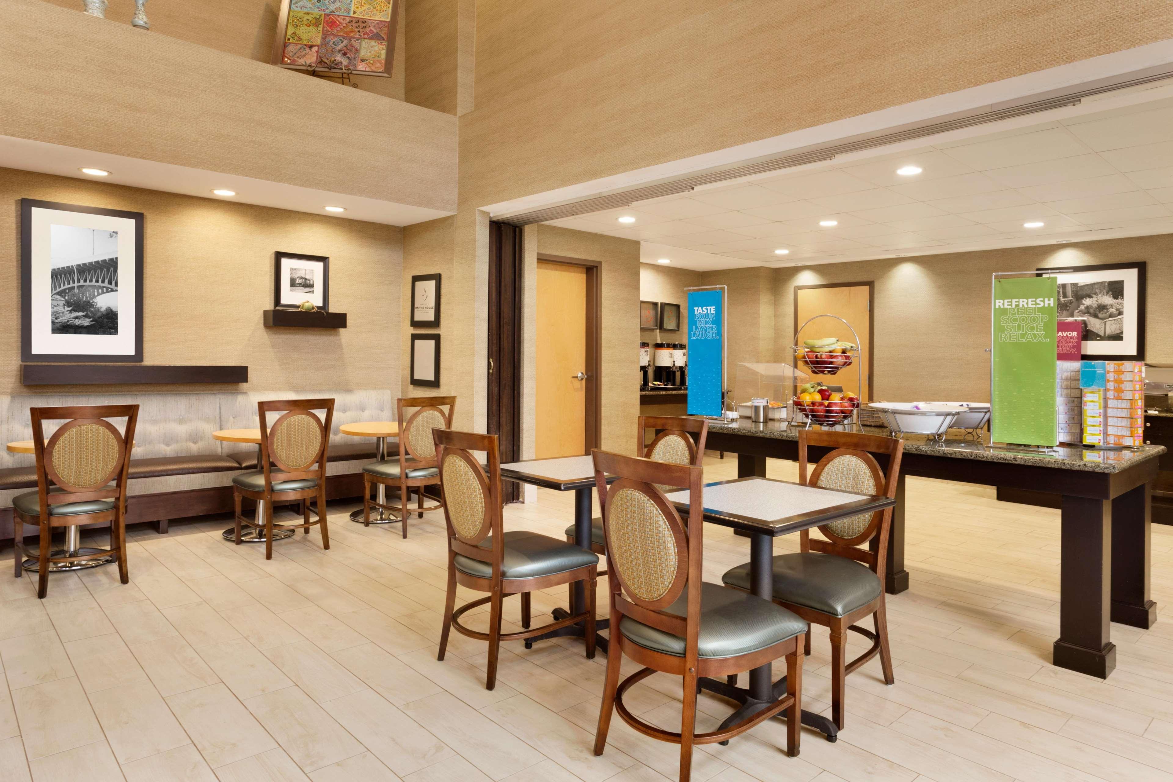 Hampton Inn & Suites Birmingham Airport Area Irondale Екстериор снимка