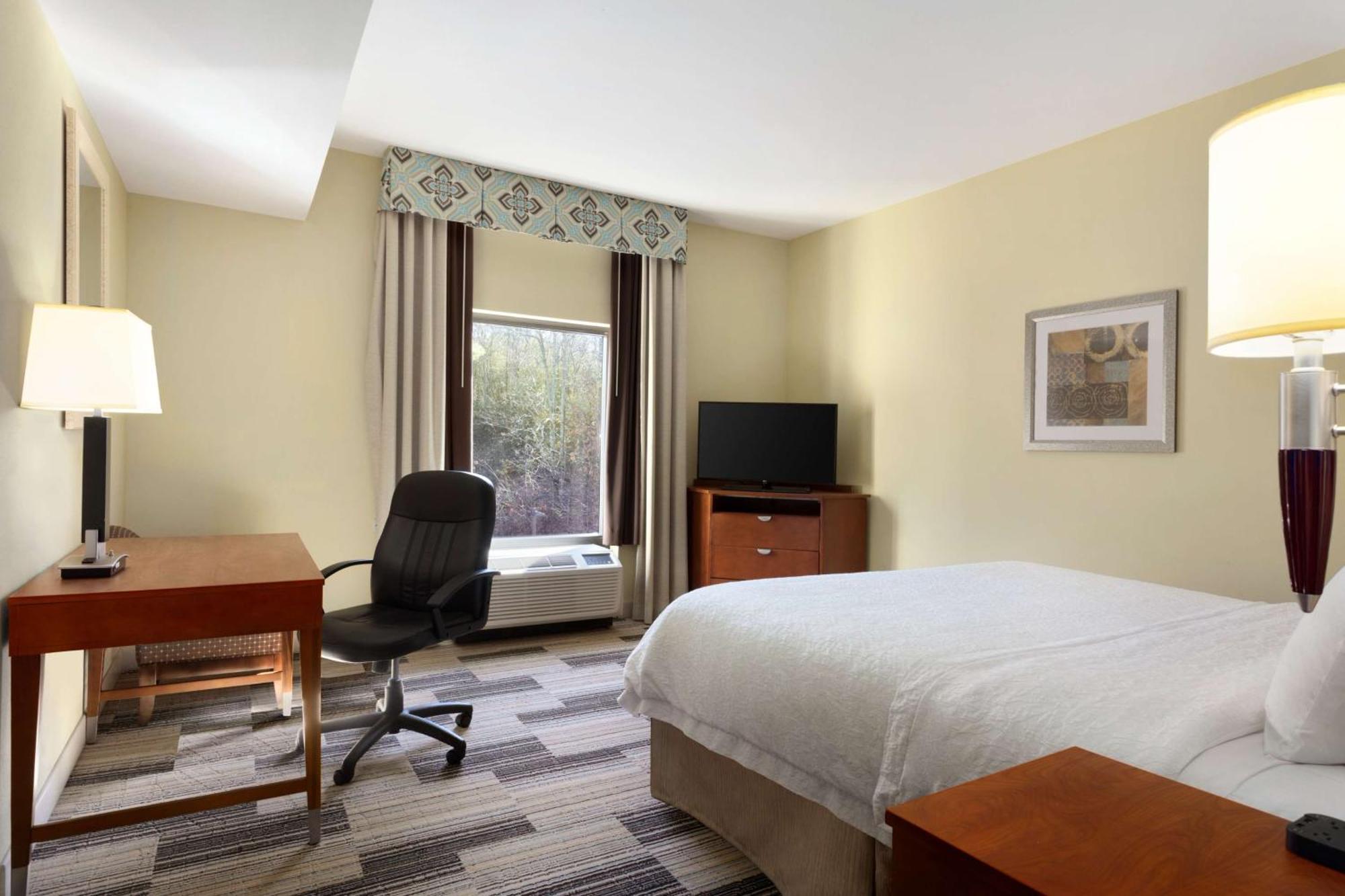 Hampton Inn & Suites Birmingham Airport Area Irondale Екстериор снимка