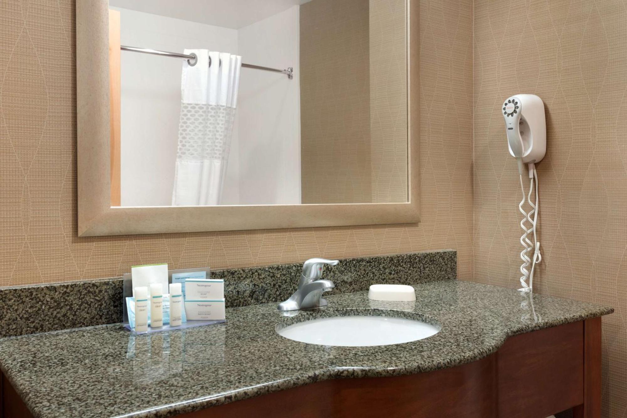 Hampton Inn & Suites Birmingham Airport Area Irondale Екстериор снимка