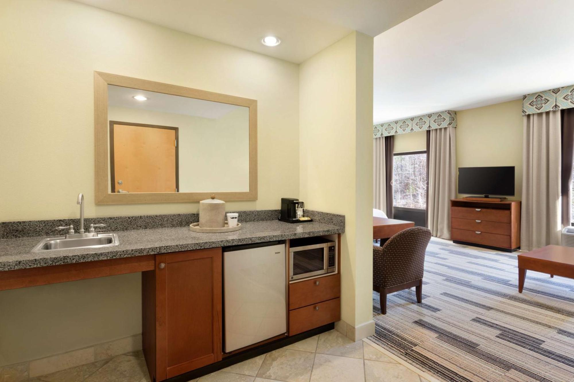 Hampton Inn & Suites Birmingham Airport Area Irondale Екстериор снимка