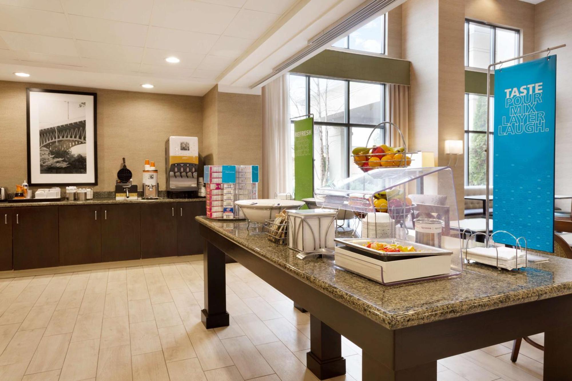 Hampton Inn & Suites Birmingham Airport Area Irondale Екстериор снимка