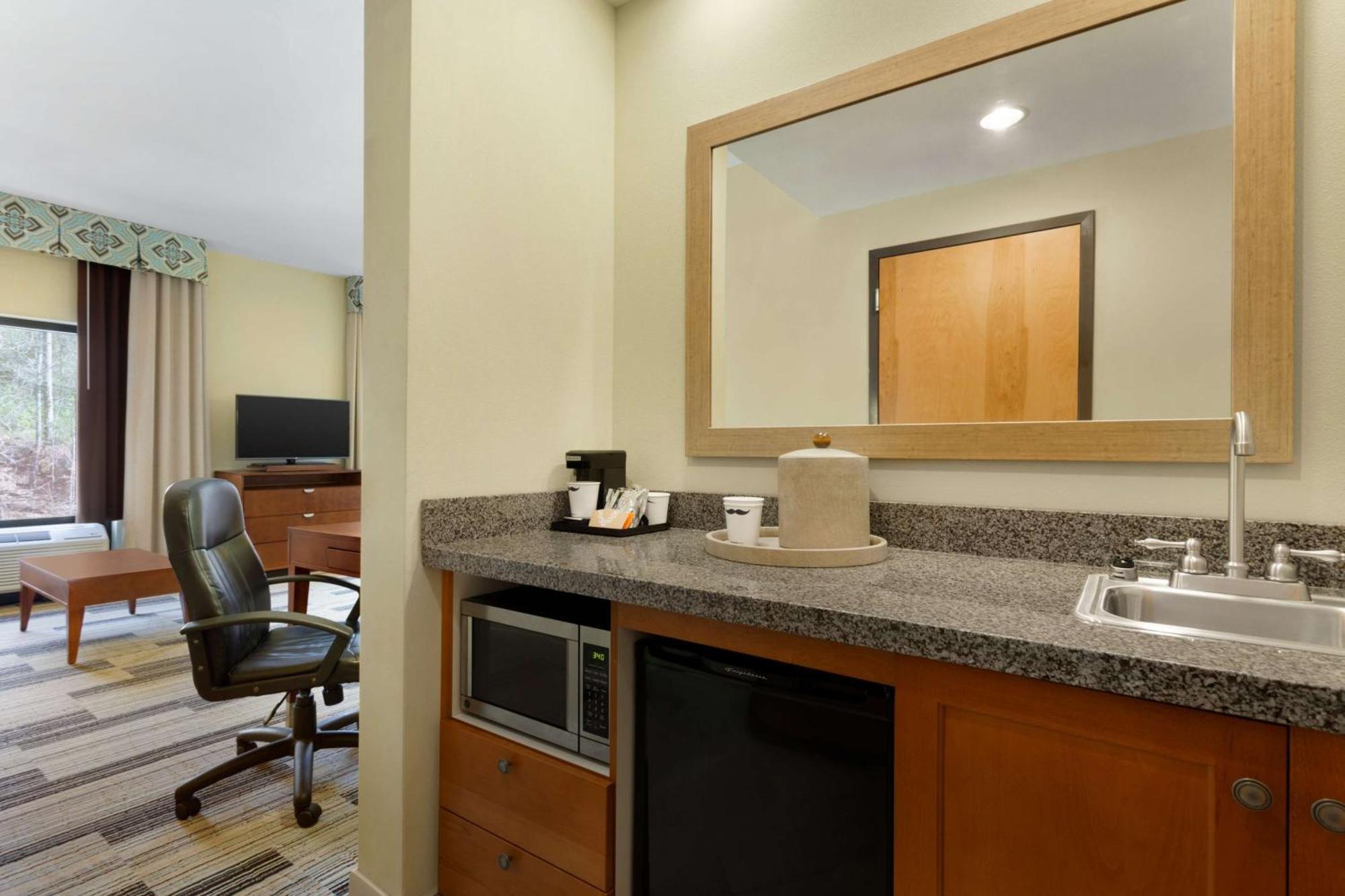 Hampton Inn & Suites Birmingham Airport Area Irondale Екстериор снимка