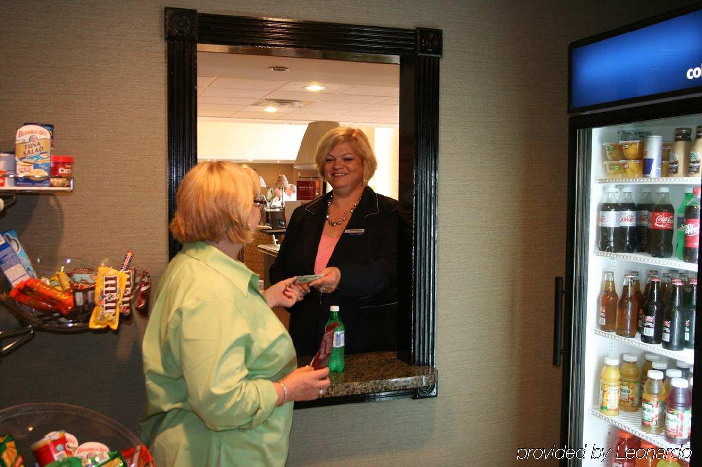 Hampton Inn & Suites Birmingham Airport Area Irondale Съоръжения снимка