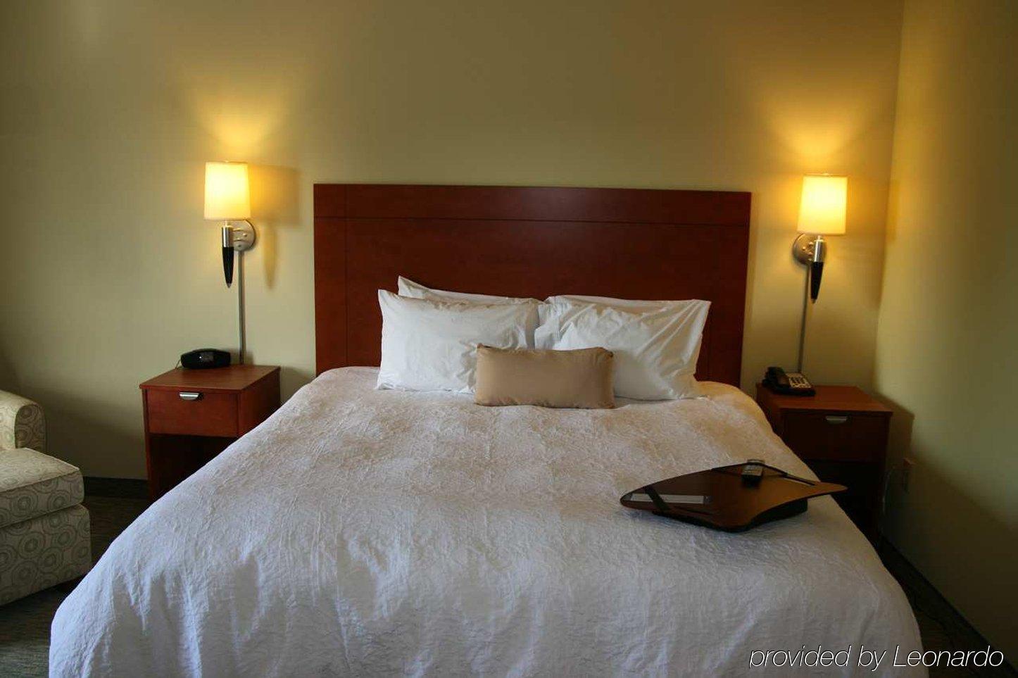 Hampton Inn & Suites Birmingham Airport Area Irondale Стая снимка