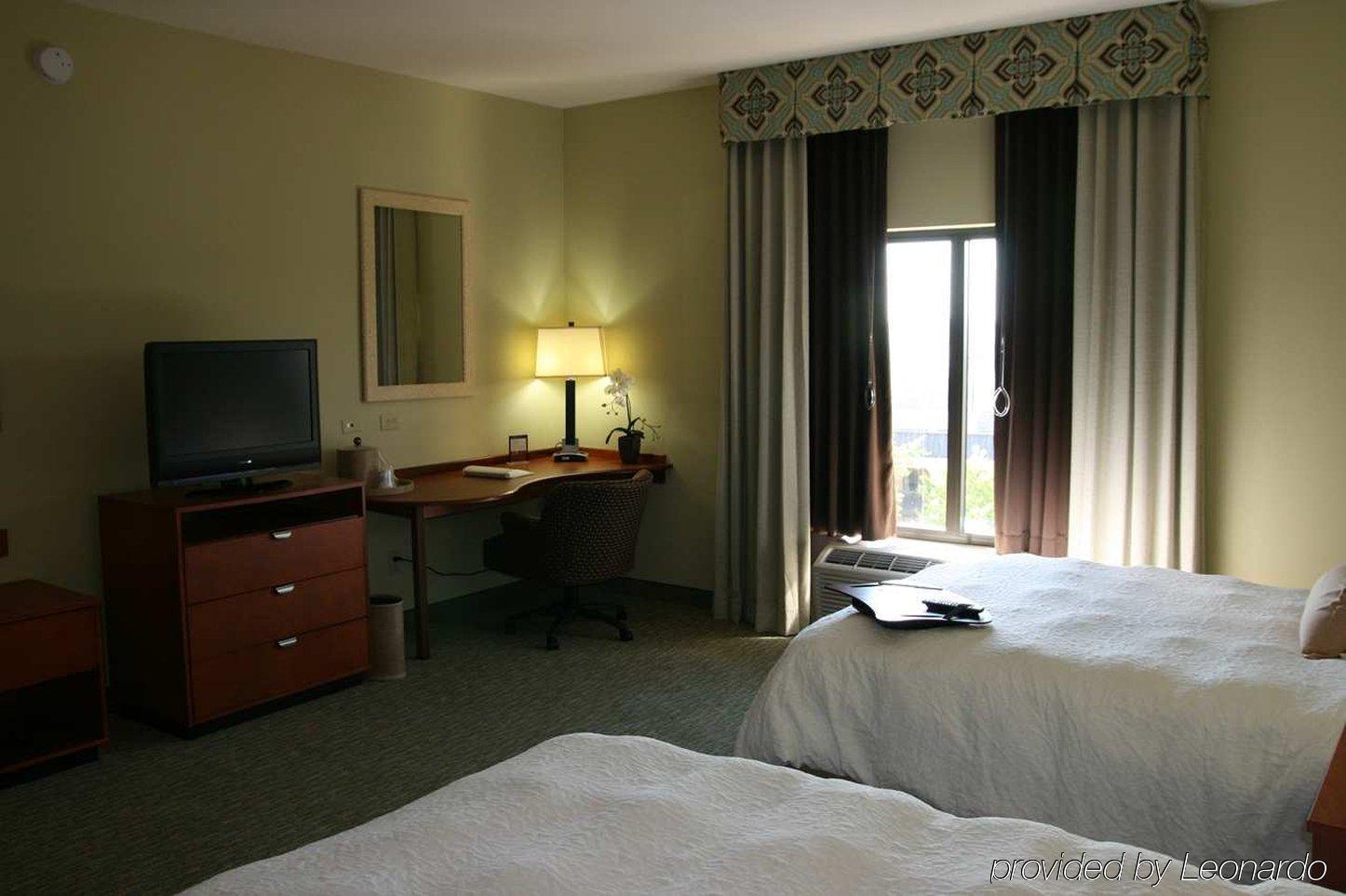 Hampton Inn & Suites Birmingham Airport Area Irondale Стая снимка
