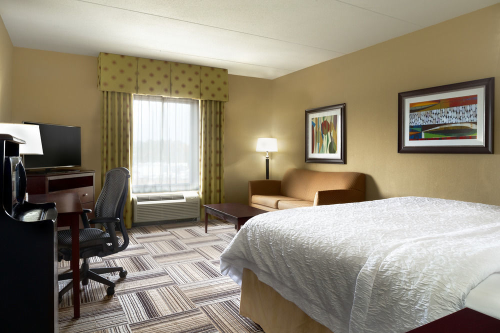 Hampton Inn & Suites Birmingham Airport Area Irondale Екстериор снимка