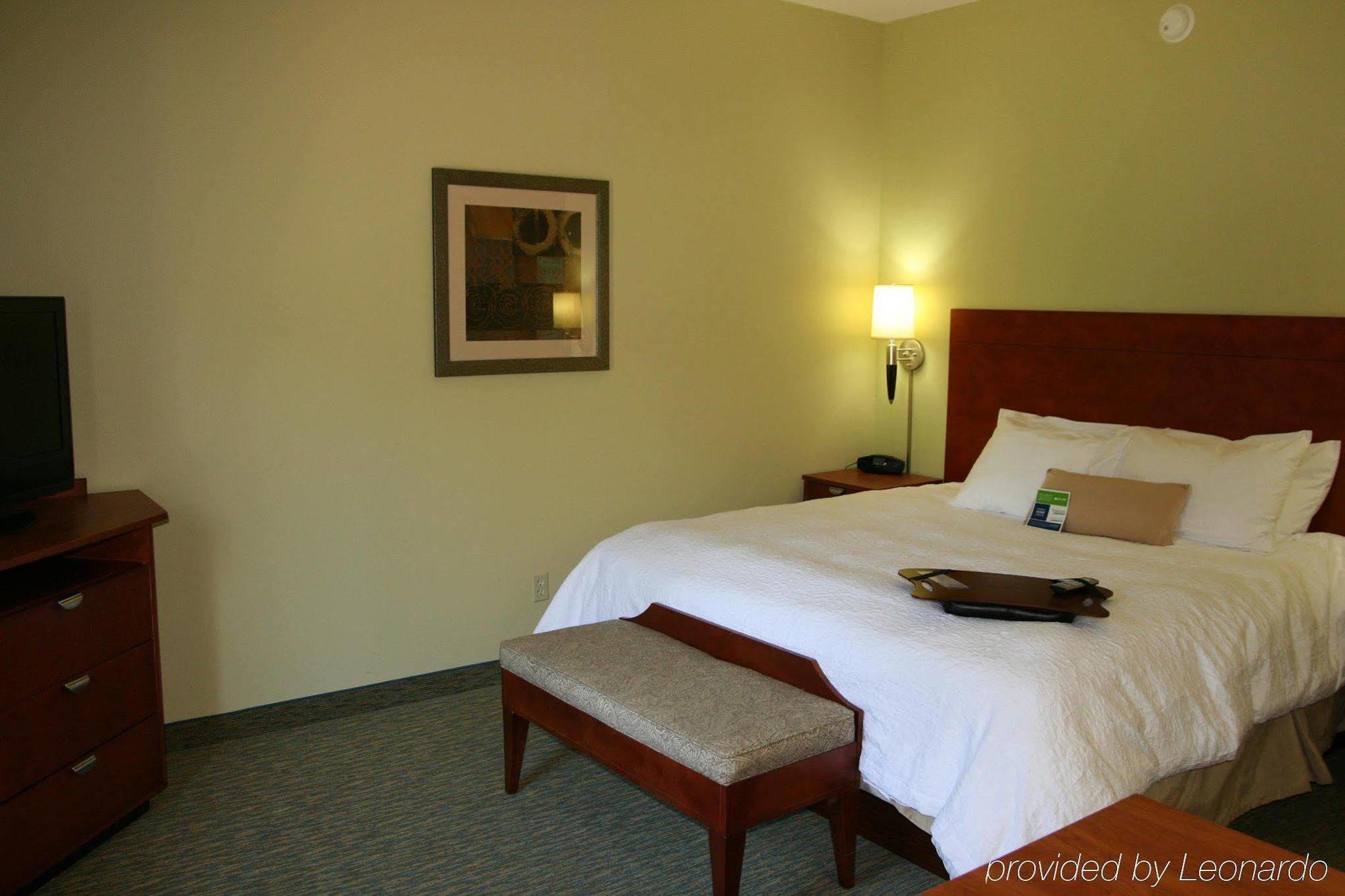 Hampton Inn & Suites Birmingham Airport Area Irondale Стая снимка