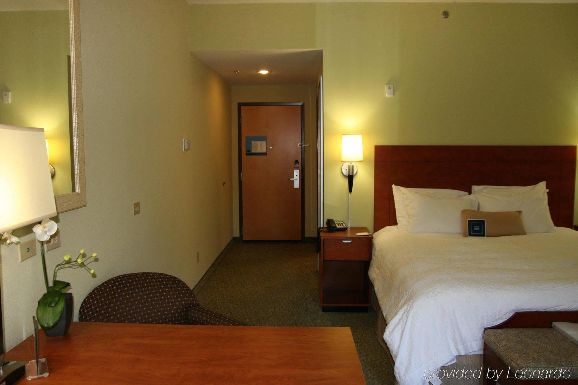 Hampton Inn & Suites Birmingham Airport Area Irondale Стая снимка