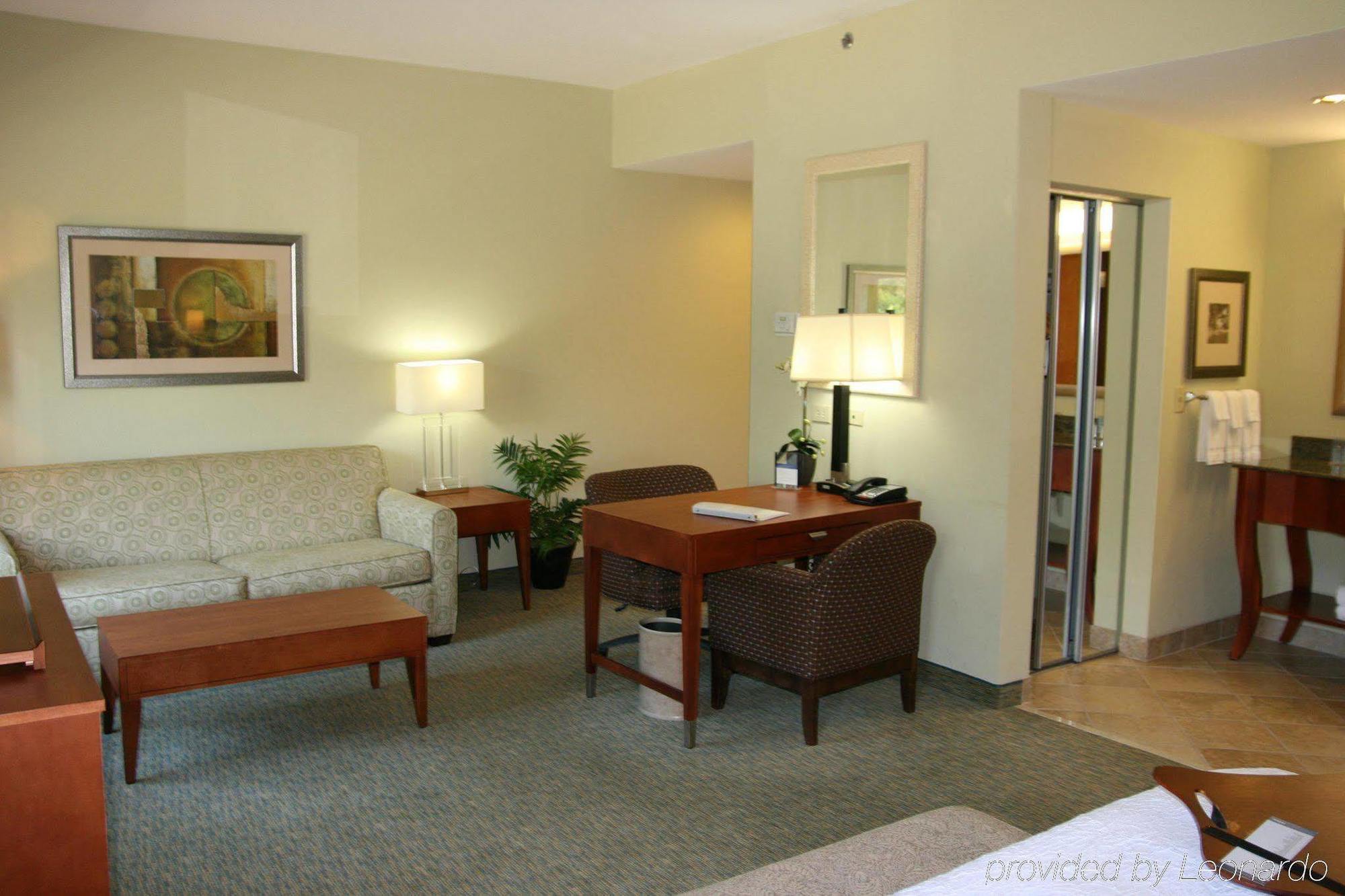 Hampton Inn & Suites Birmingham Airport Area Irondale Стая снимка